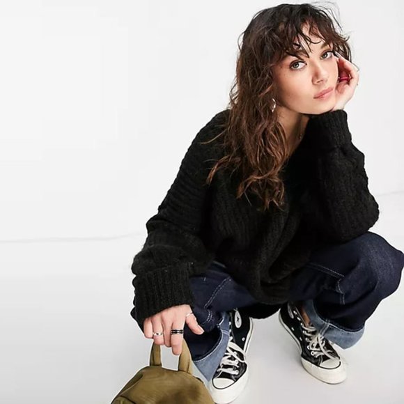 NEW Free People Blue Bell U V Neck Oversize Slouchy Tunic Sweater Black $128 M - Picture 9 of 10